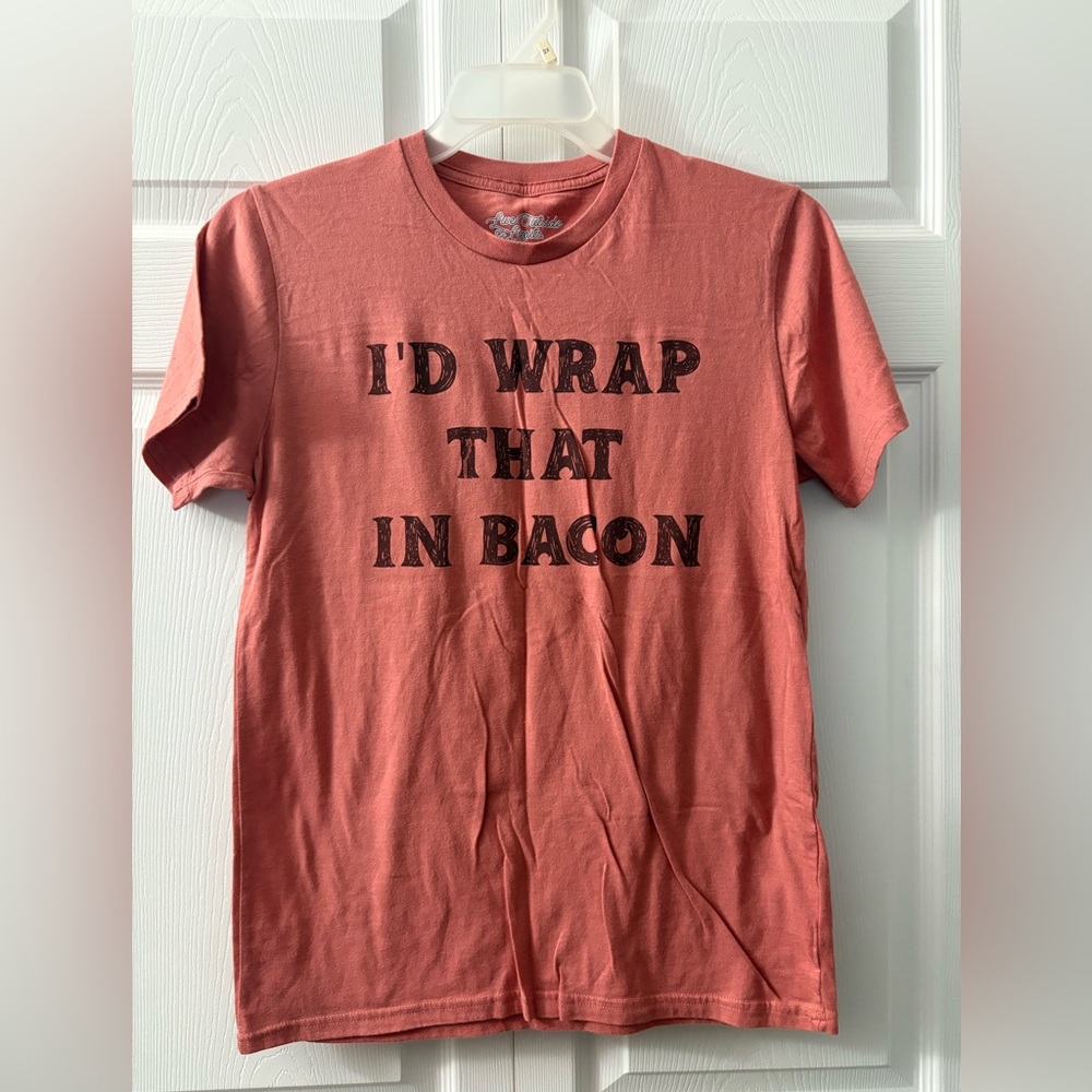 Graphic T-Shirt in pink colored - I’d wrap that in bacon